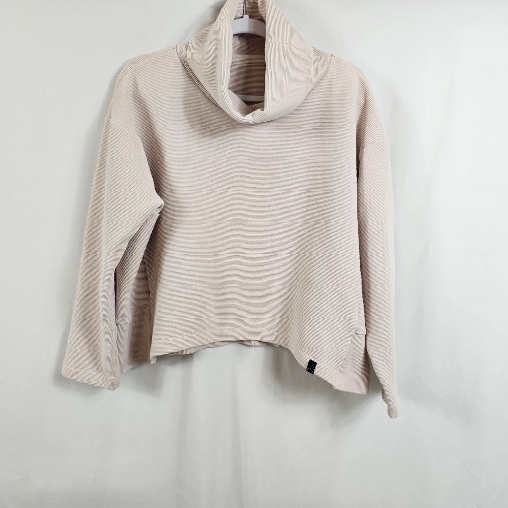 Varley Cropped Turtleneck Sweater in Lavender - Size S
